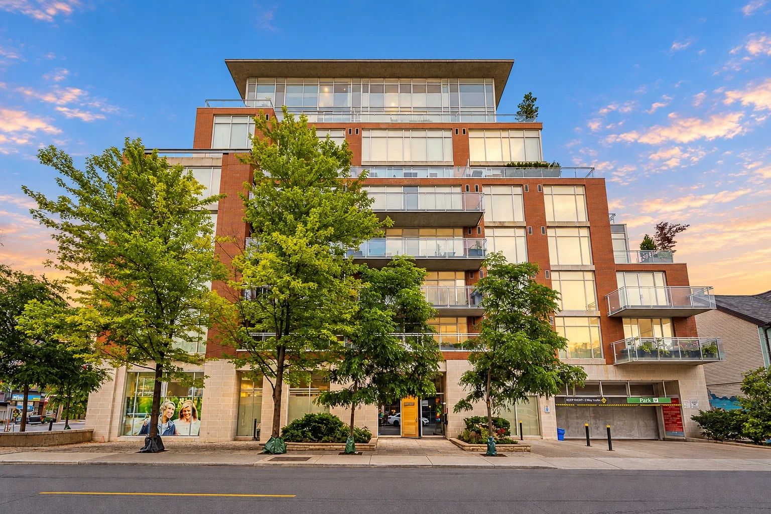 301 Markham St, Ideal Lofts