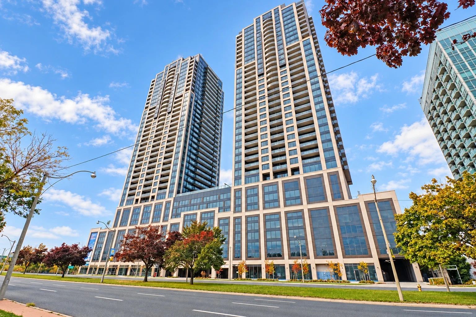 1928 Lake Shore Blvd W, Mirabella West