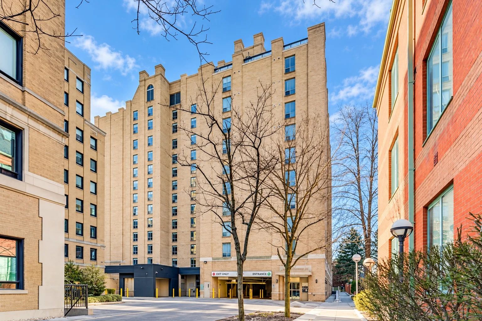 284 Bloor St W, St George Mews