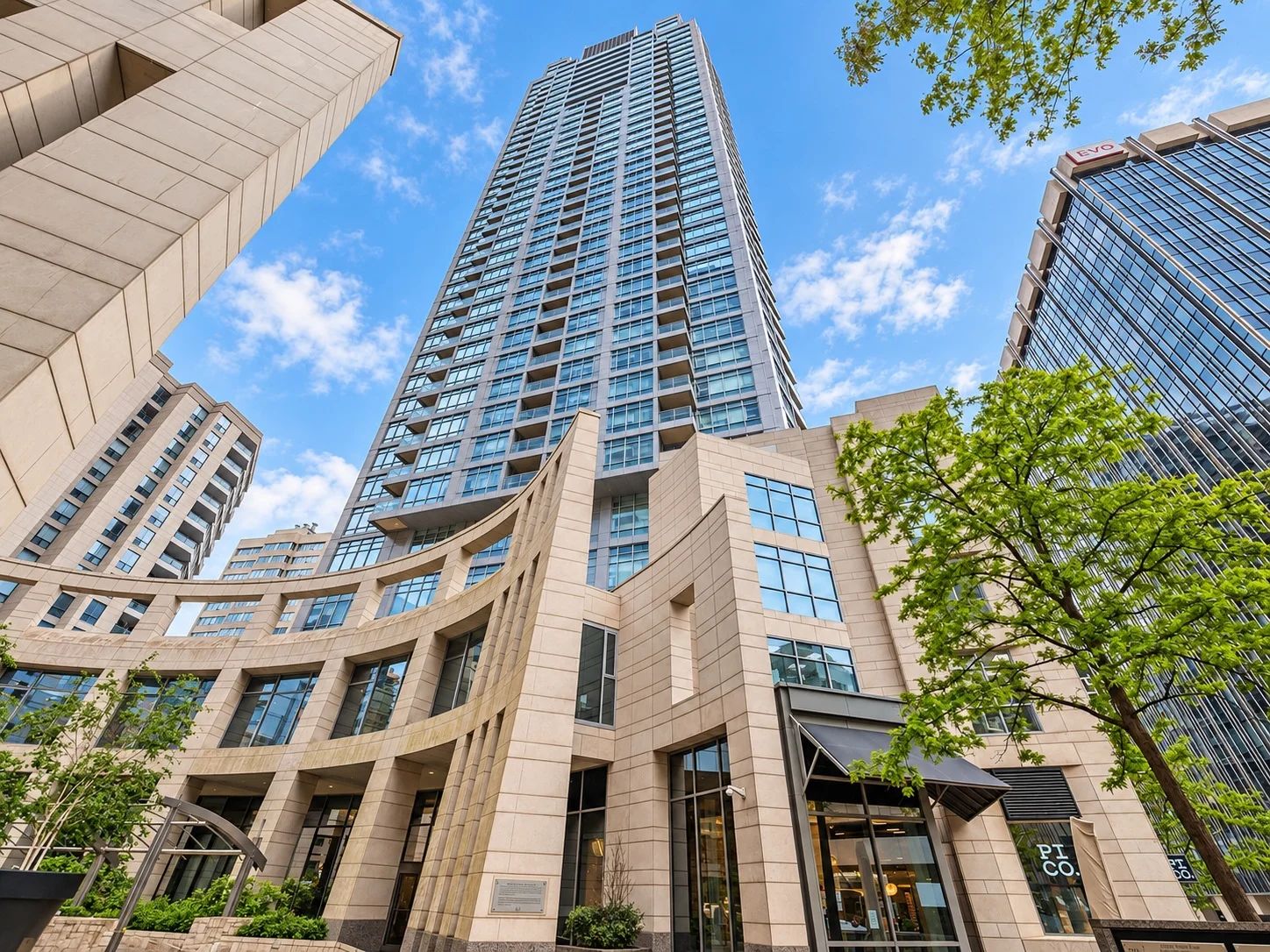 2181 Yonge St, Quantum South Tower