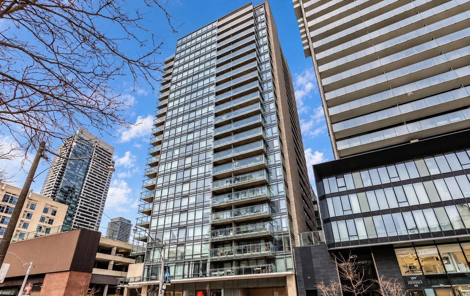 22 Wellesley St E, 22 Condominiums