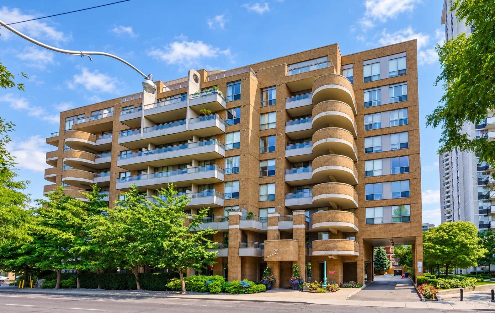 245 Davisville Ave, The Parkside