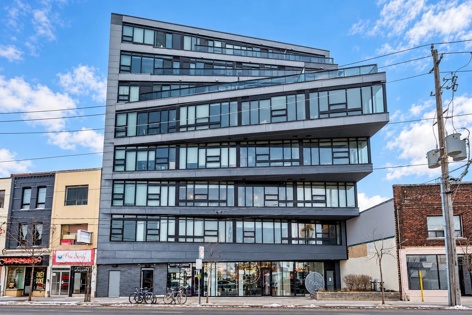 1239 Dundas St W, Abacus Lofts