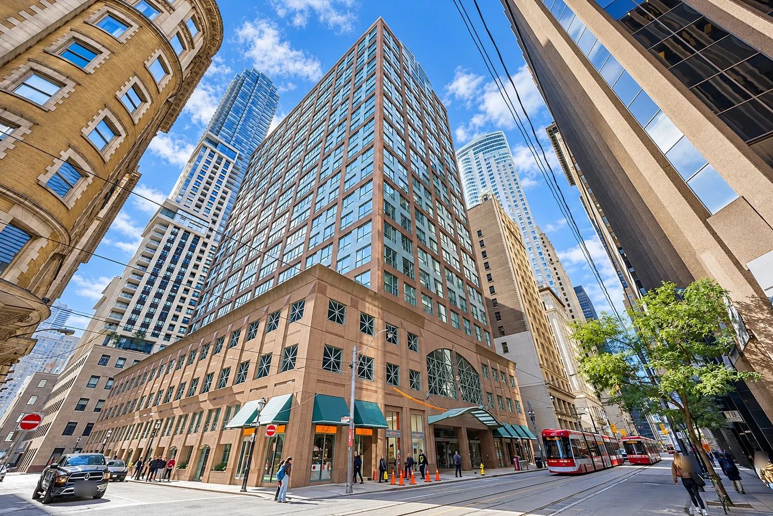 7 King St E, The Metropole
