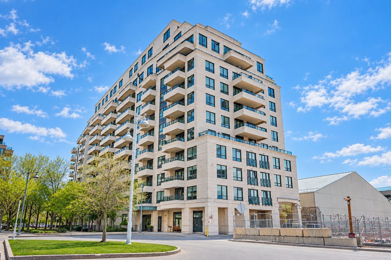 25 Scrivener Sq, Thornwood II