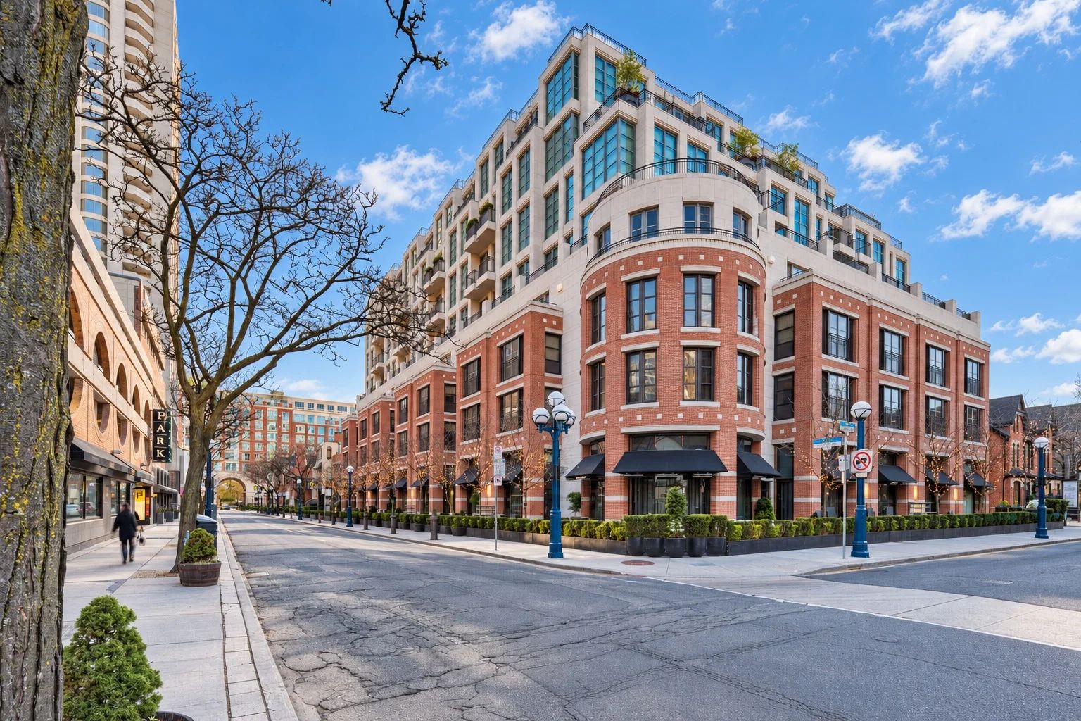 118 Yorkville Ave, The Hazelton