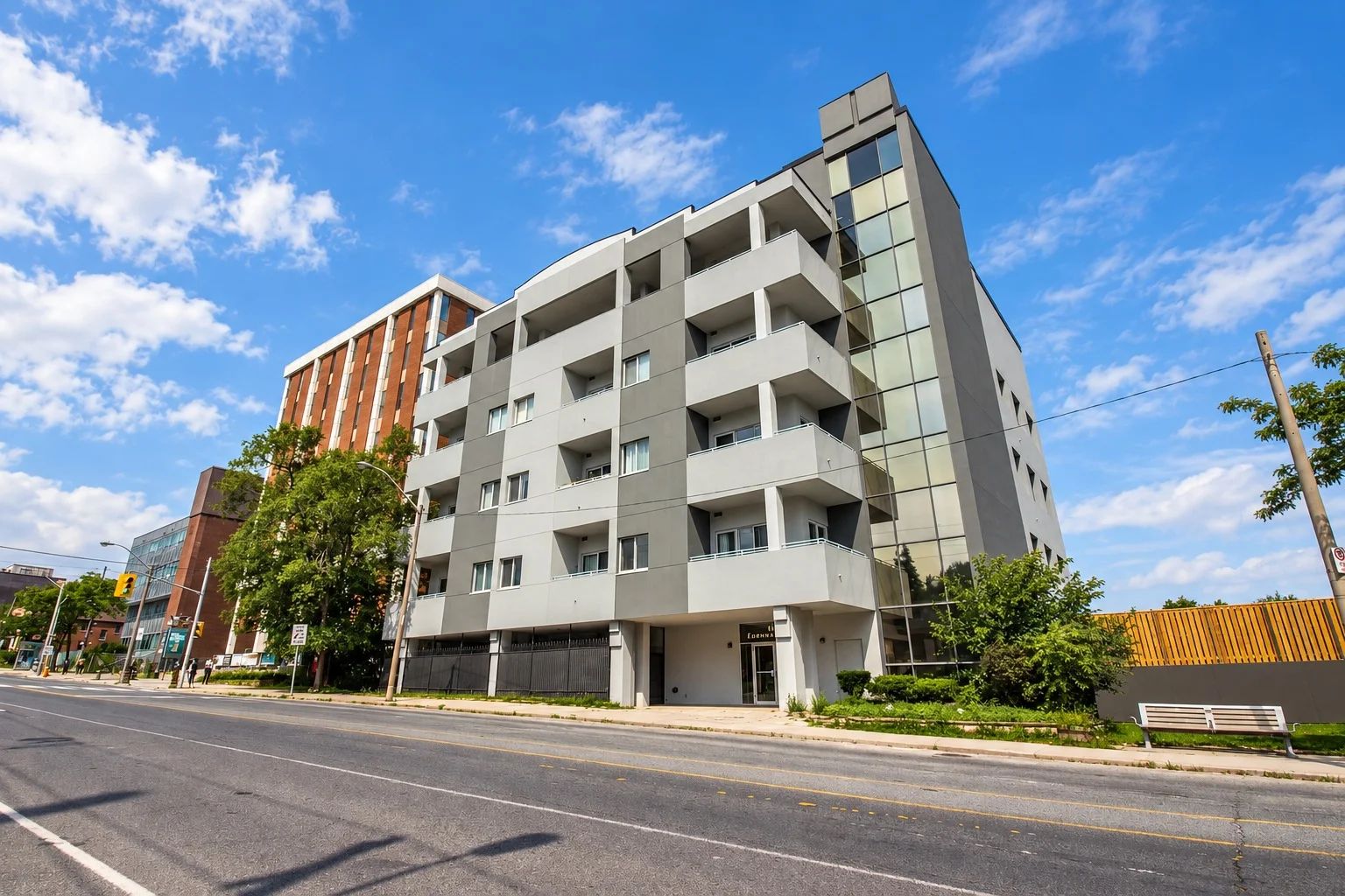 600 Eglinton Ave E, La Costa