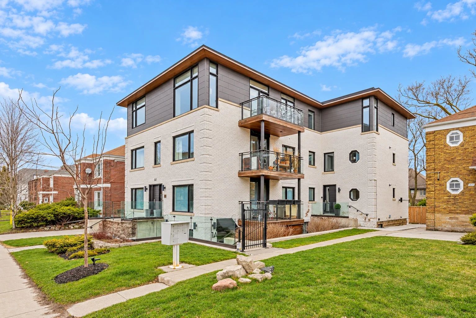 1657 Bathurst St, 1657 Bathurst
