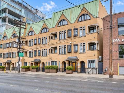 330 Davenport Rd, Residences of Designers Walk