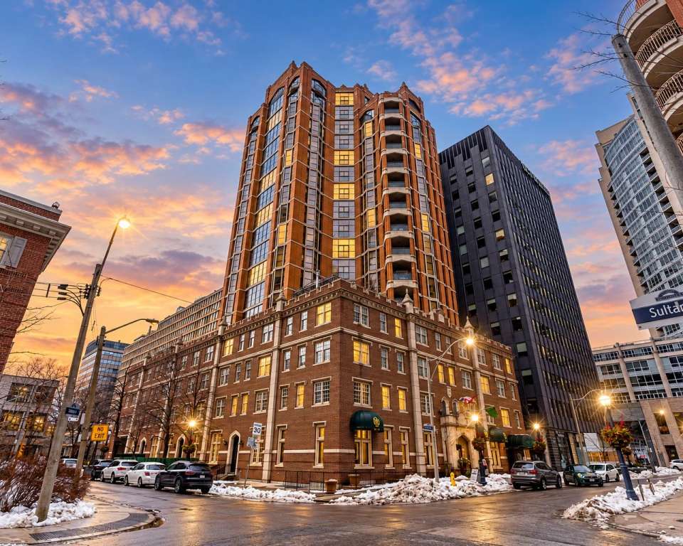 Residences at Windsor Arms, 22 St Thomas St