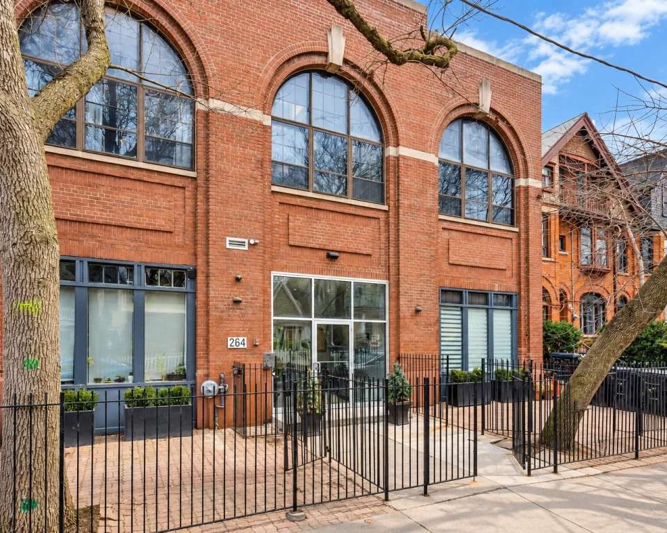 Evening Telegram Lofts, 264 Seaton St