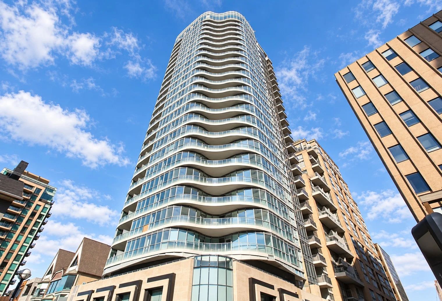 88 Cumberland St, Minto Yorkville Park