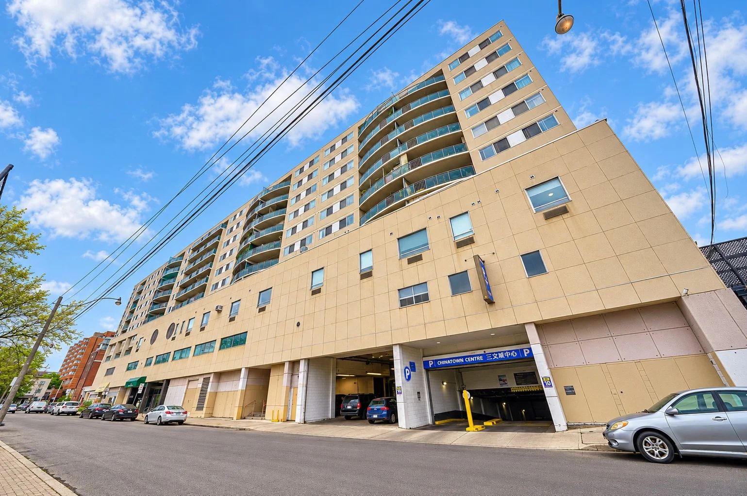 222 Spadina Ave, Chinatown Centre Residence